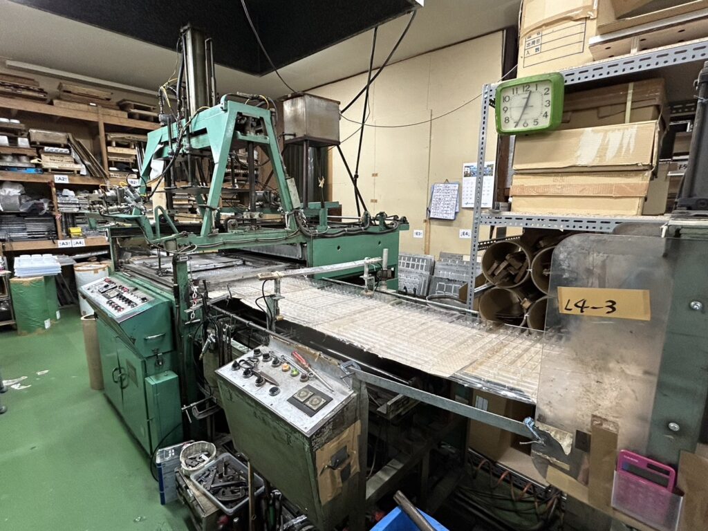 真空成型機 芝三の写真